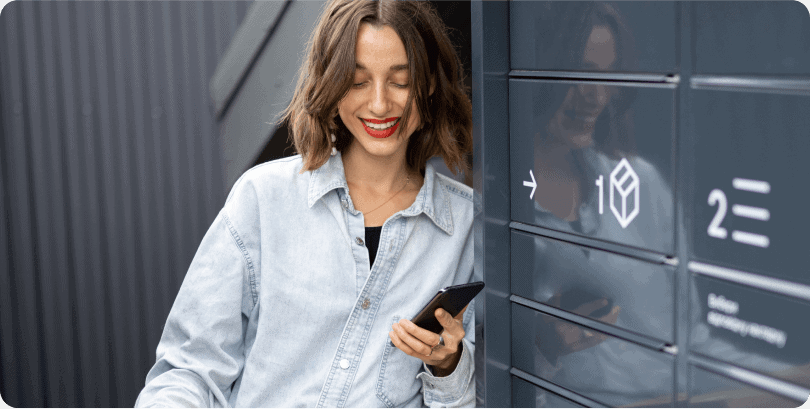 Intelligent assistant using mobile phone outside mailbox.